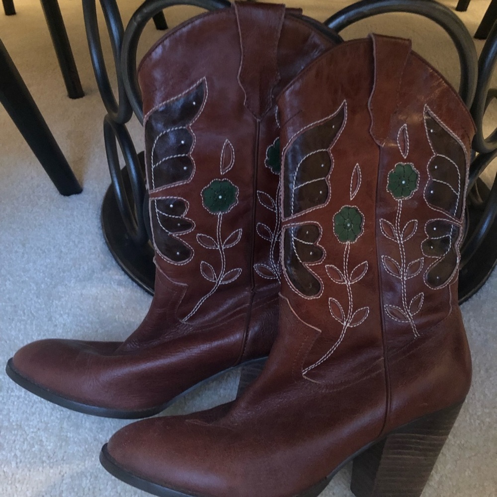Steve Madden Brown Heeled Boots with Green Floral Design